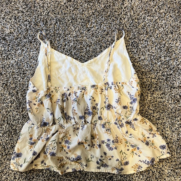 Cute summer/spring floral tank - Picture 2 of 2